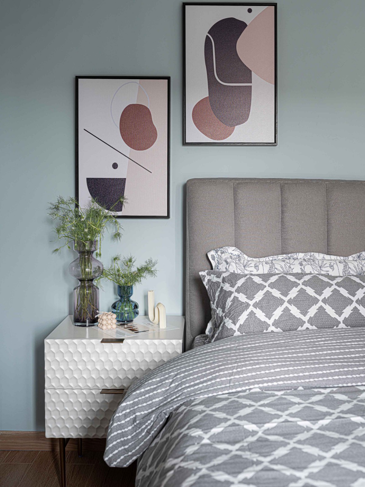 装修案例现代轻奢风格室内装修效果图-次卧 装修案例现代轻奢风格室内装修效果图-次卧