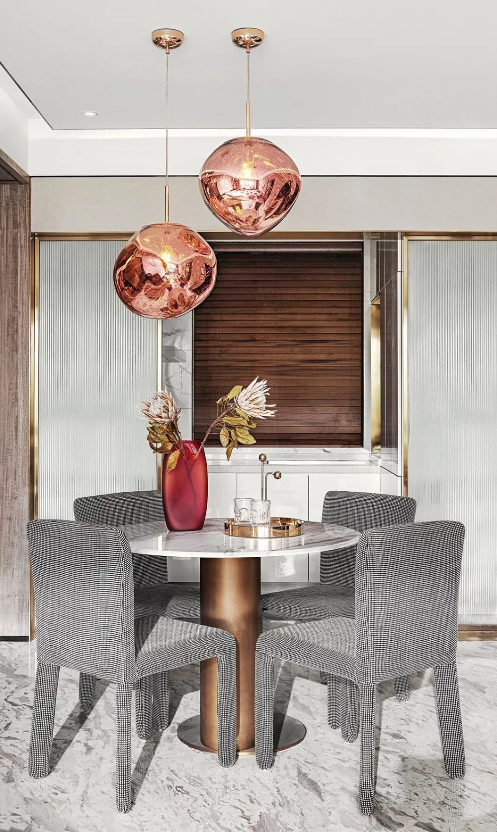 现代轻奢风格室内家装案例效果图-餐厅 现代轻奢风格室内家装案例效果图-餐厅