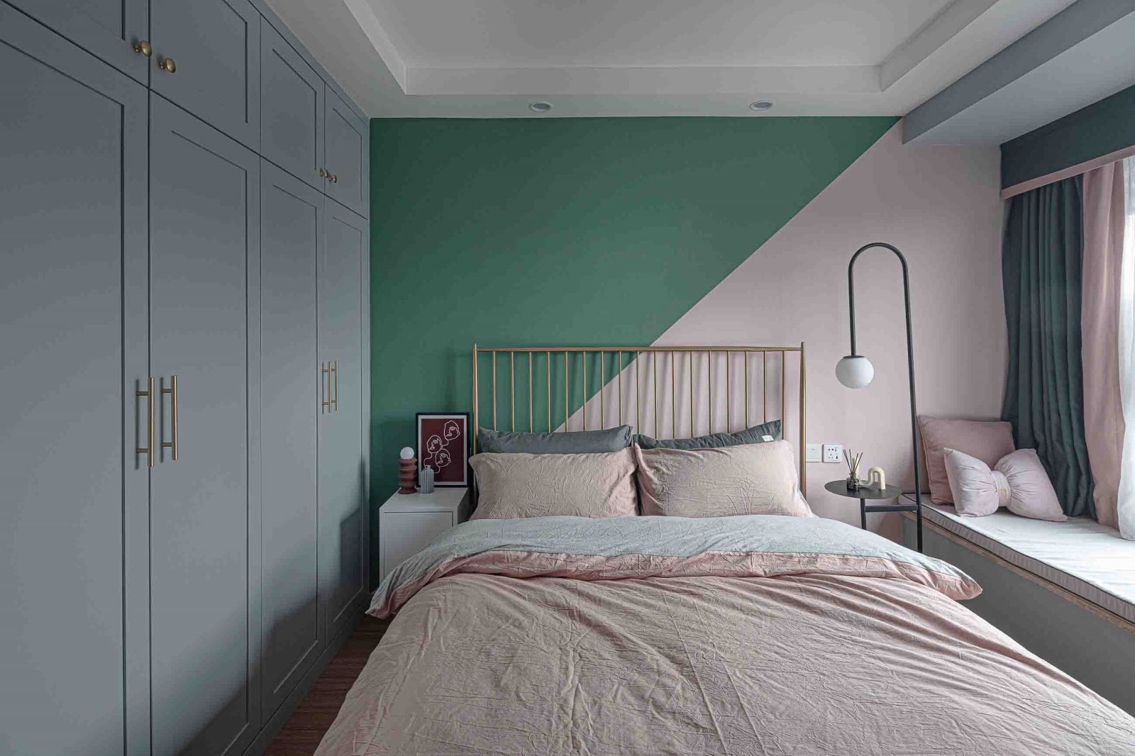 装修案例现代轻奢风格室内装修效果图-主卧 装修案例现代轻奢风格室内装修效果图-主卧